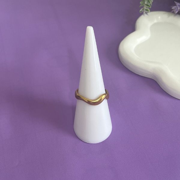 Wavy slim cuff ring