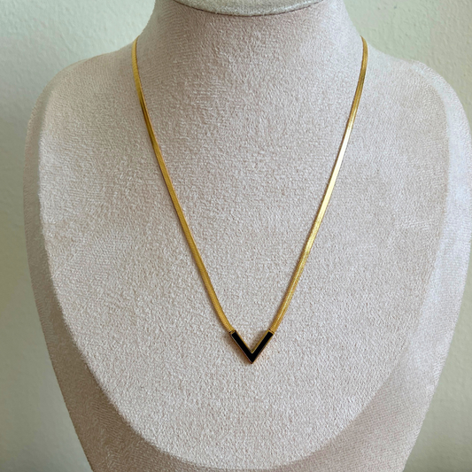 V shape - snake chain necklace