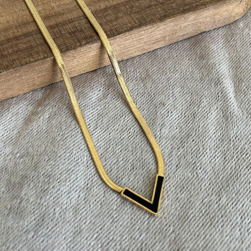 V shape - snake chain necklace
