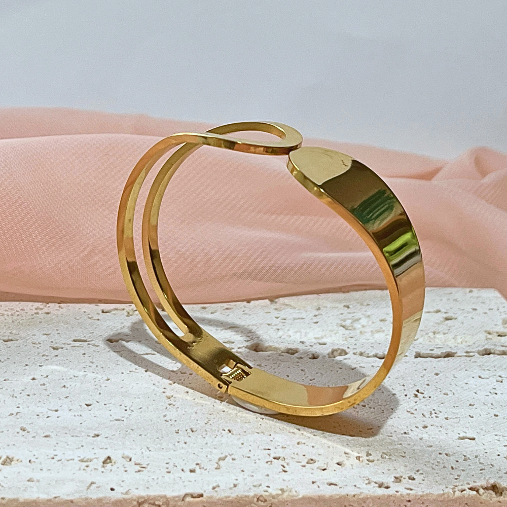 The perfect bangle - half full, half empty