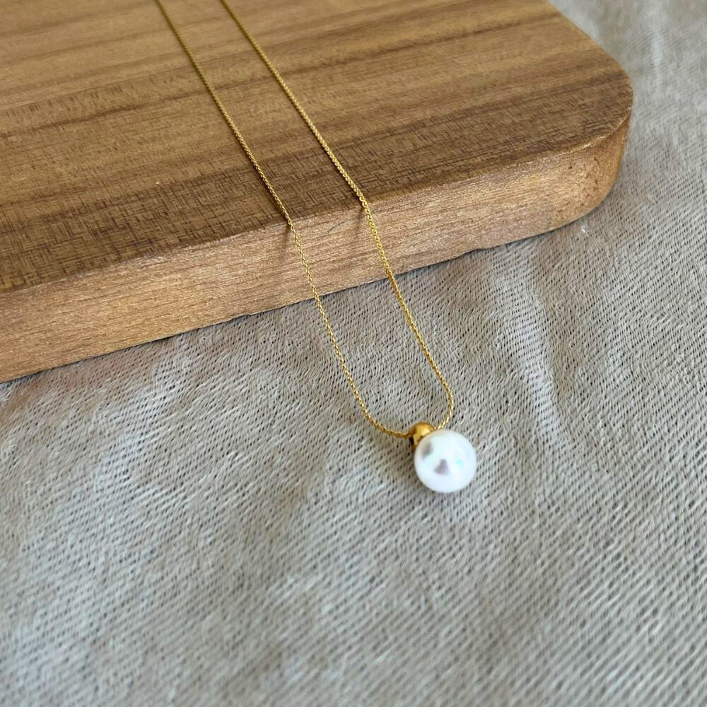 Fresh water pearl necklace