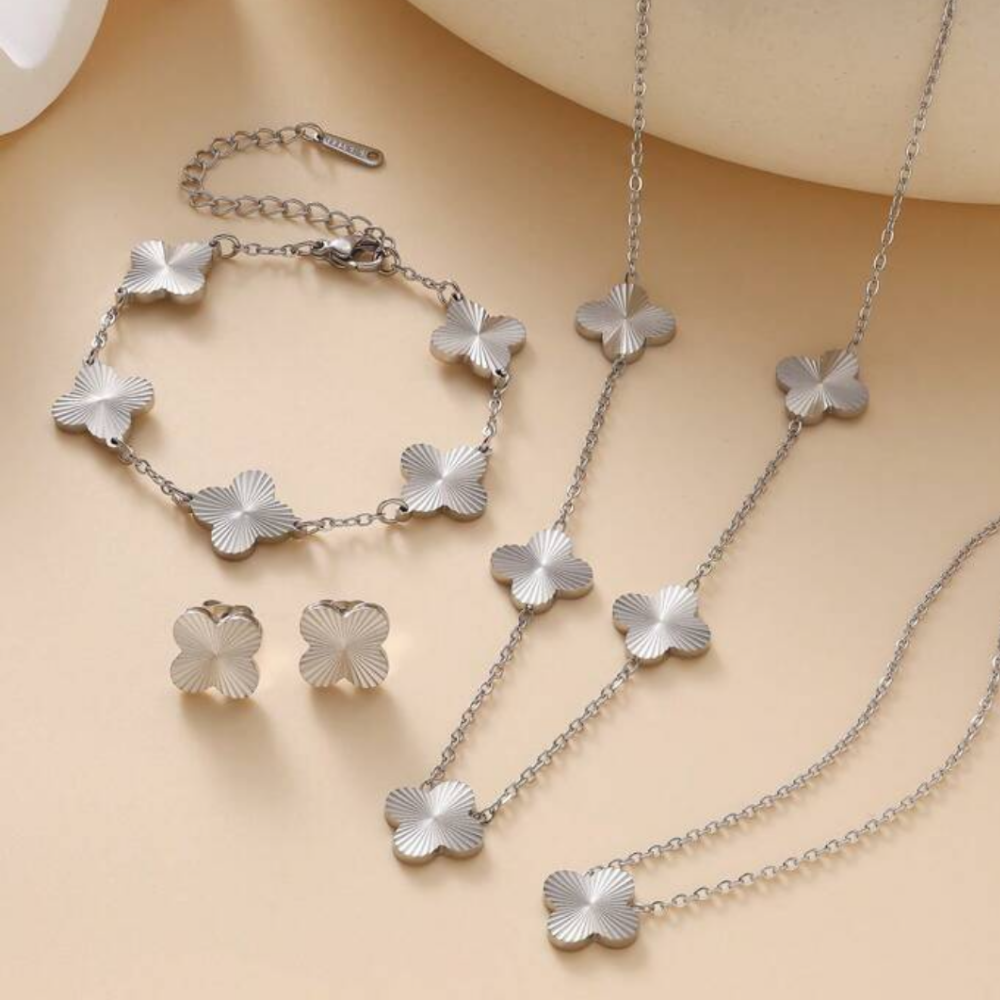 Four Clover trending jewelry