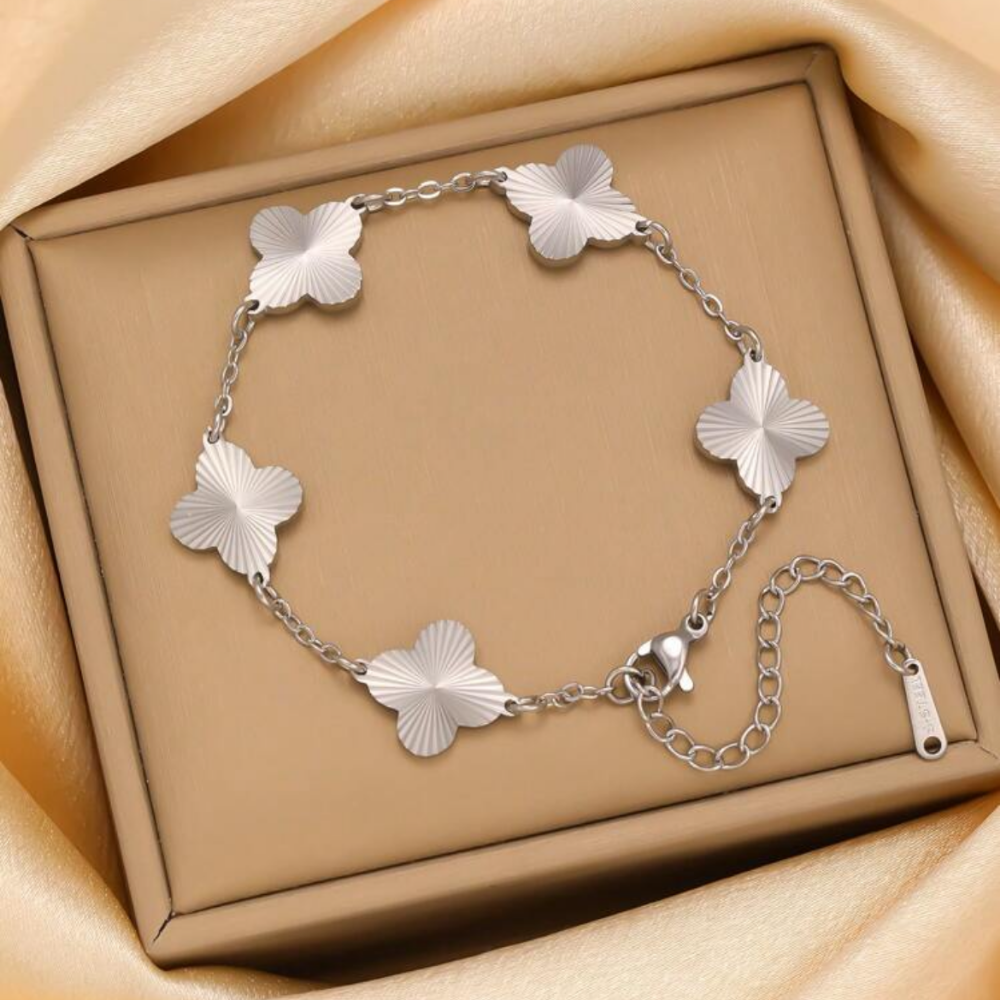 Four Clover trending jewelry