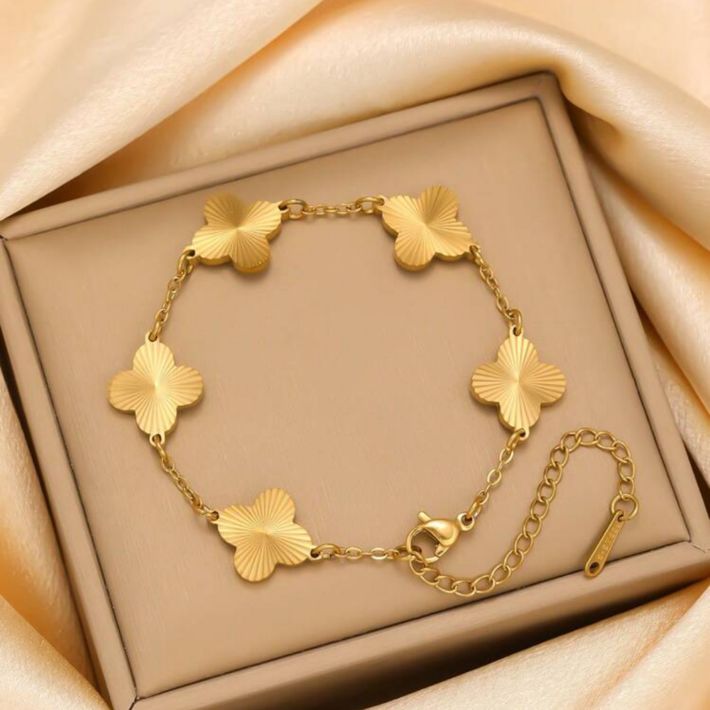 Four Clover trending jewelry