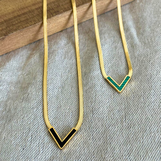 V shape - snake chain necklace