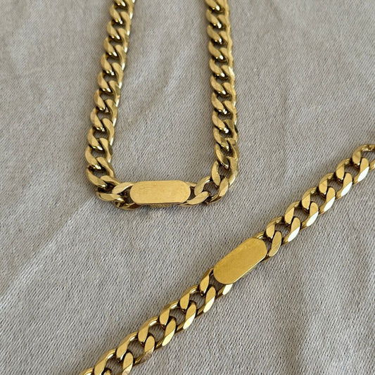 Thick chain bracelet