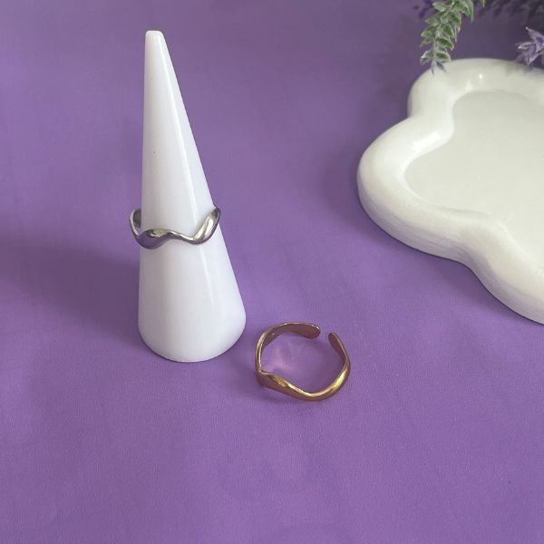 Wavy slim cuff ring