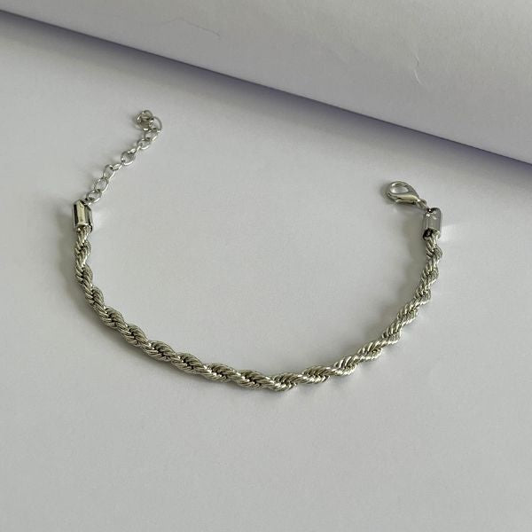 Twisted chain bracelet