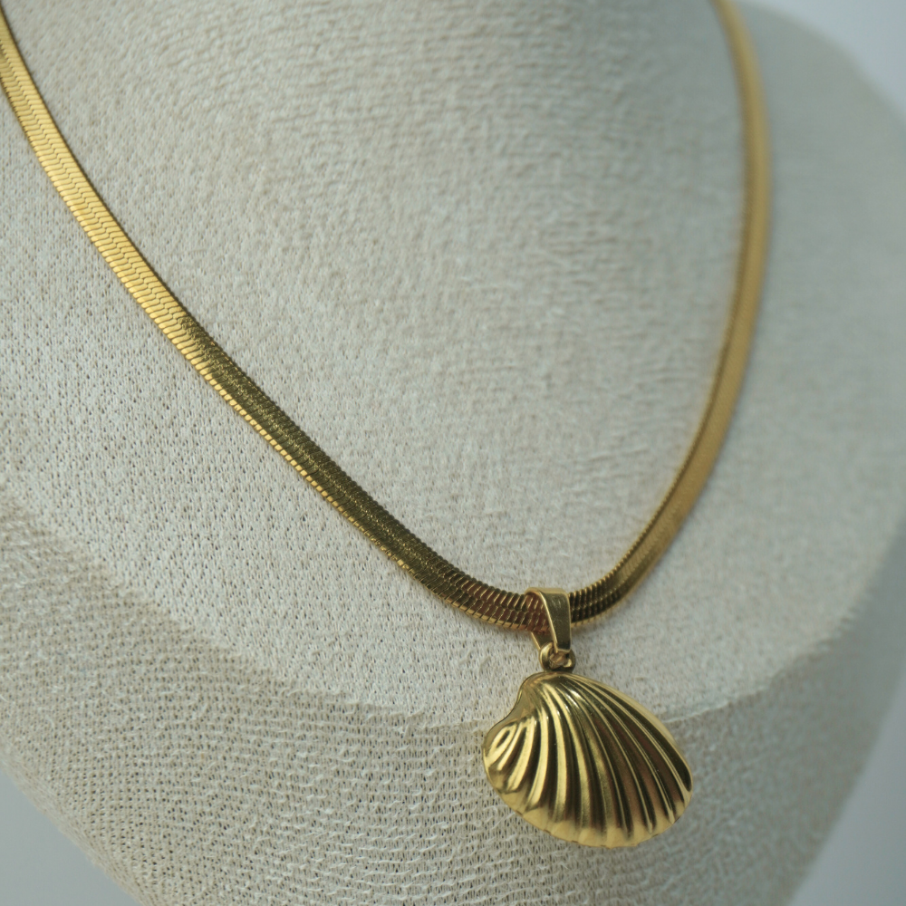 seashell snake chain necklace