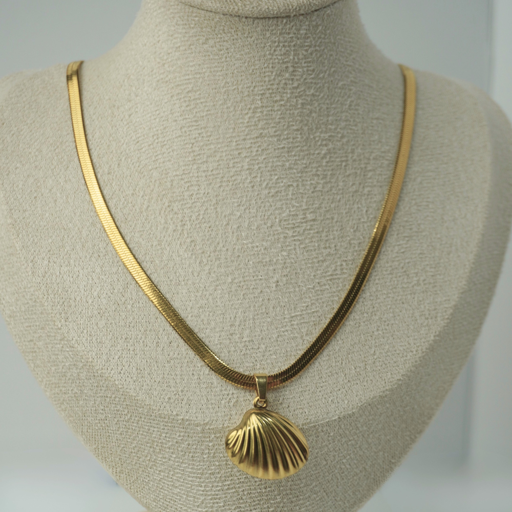 seashell snake chain necklace