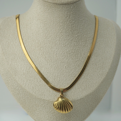 seashell snake chain necklace