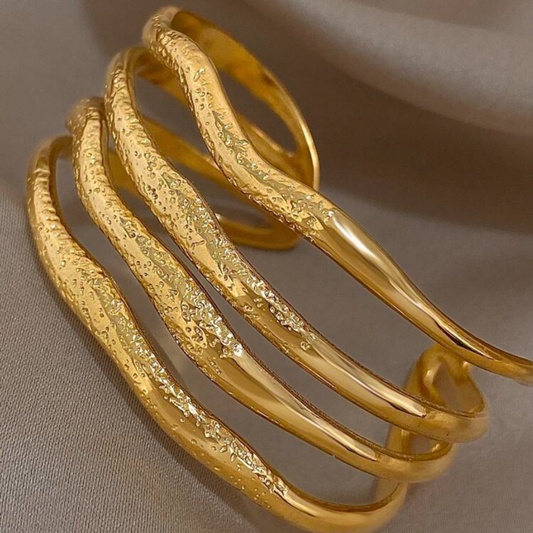 Vintage style chunky bangle