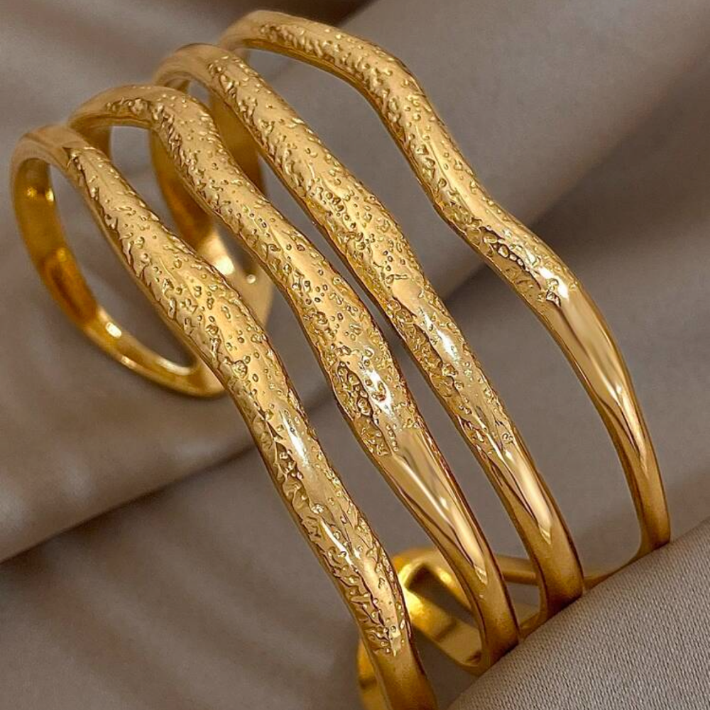 Vintage style chunky bangle