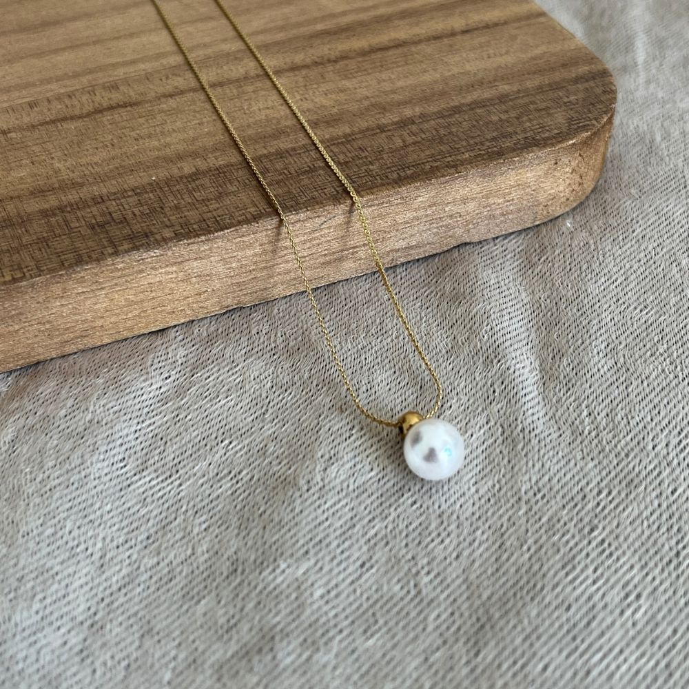 Fresh water pearl necklace