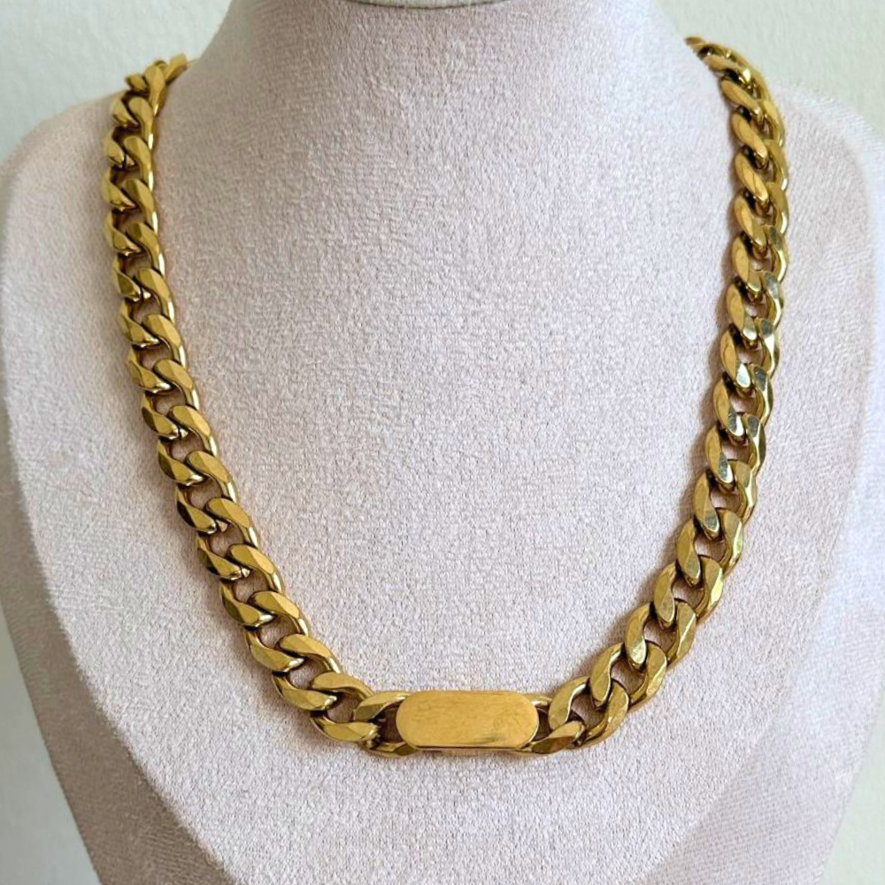 Thick chain necklace