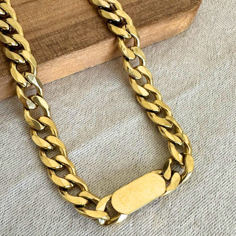 Thick chain necklace