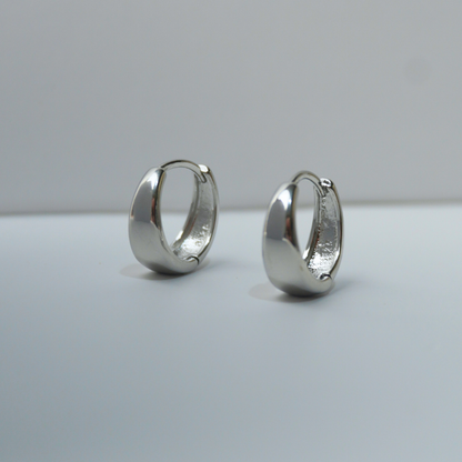 Huggies - S925 Sterling Silver hoop earrings