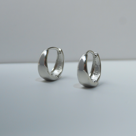 Huggies - S925 Sterling Silver hoop earrings