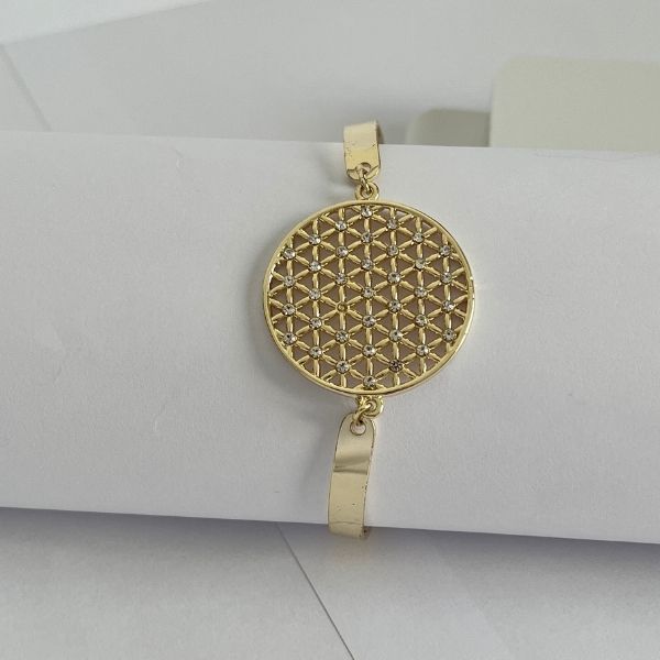 Circle shaped bangle style bracelet