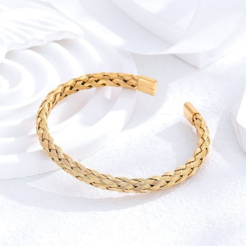 Braided shaped - vintage style bangle