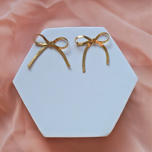Bow-knot stud earrings